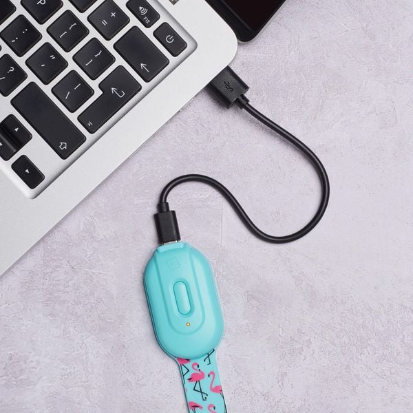 Produktbild: Flexilight RC (Flamingo) - wiederaufladbares Leselicht - 2 in 1 Leselampe & Lesezeichen - LED Leselicht - Geschenk für Leser, Buchliebhaber - Deutsche