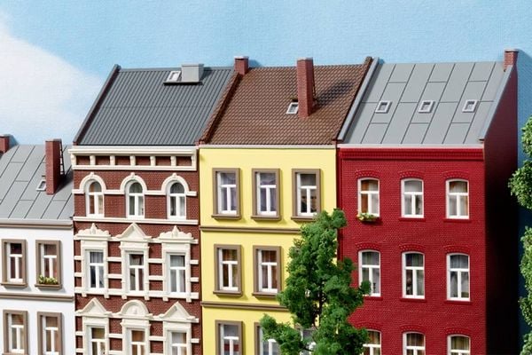 Produktbild: Auhagen 11467 H0 Halbreliefh&auml;user Schmidtstra&szlig;e 18/20/22/24/26