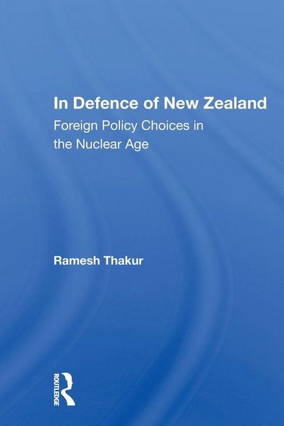 Produktbild: In Defence Of New Zealand