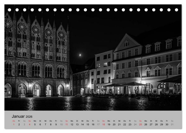 Produktbild: Hansestadt Stralsund bei Nacht (mit GPS-Koordinaten) (Tischkalender 2026 DIN A5 quer), CALVENDO Monatskalender
