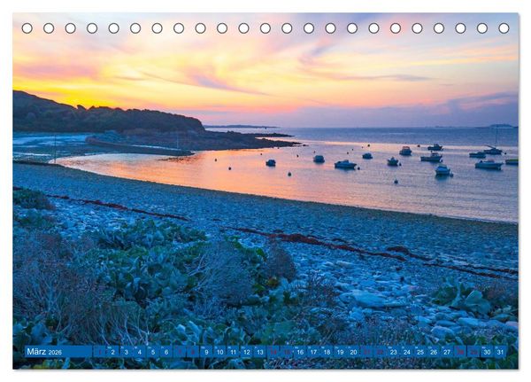 Produktbild: Ausblicke am Meer in der Bretagne und Normadie (Tischkalender 2026 DIN A5 quer), CALVENDO Monatskalender