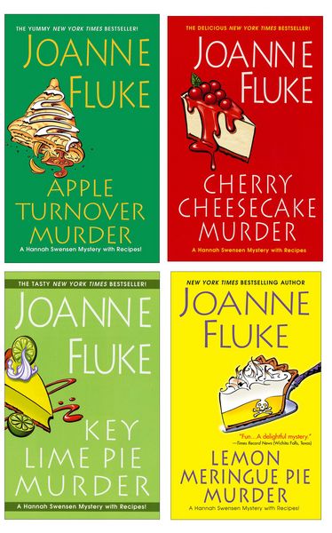 Produktbild: Apple Turnover Murder Bundle with Key Lime Pie Murder, Cherry Cheesecake Murder, and Lemon Meringue Pie Murder