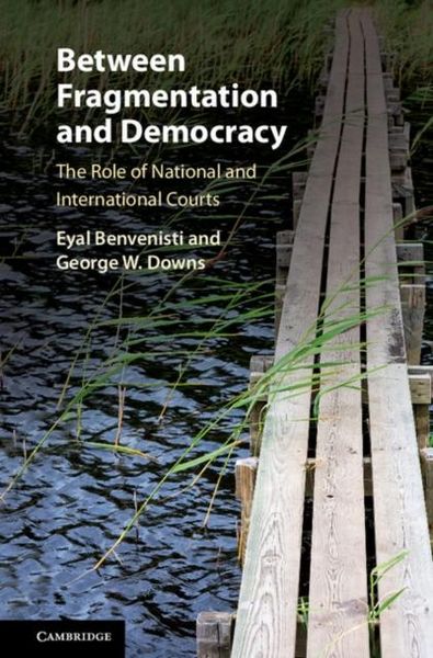 Produktbild: Between Fragmentation and Democracy