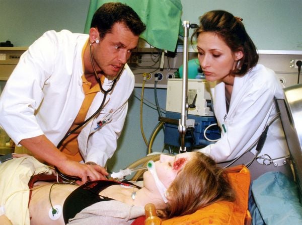 Produktbild: In aller Freundschaft - Die jungen Ärzte - Staffel 1.2/Folgen 22-42 [7 DVDs]