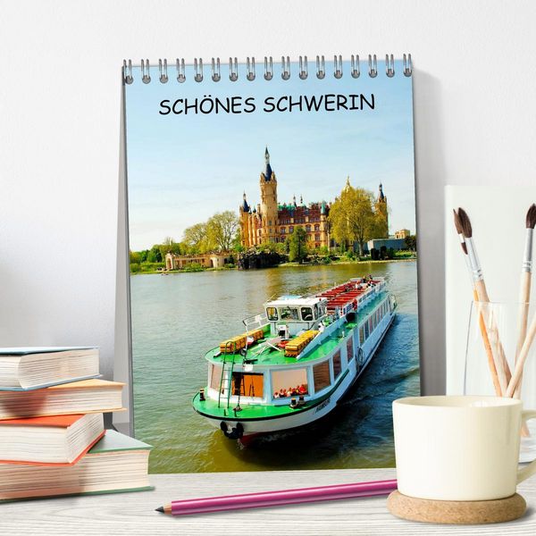 Produktbild: SCH&Ouml;NES SCHWERIN (Tischkalender 2026 DIN A5 hoch), CALVENDO Monatskalender