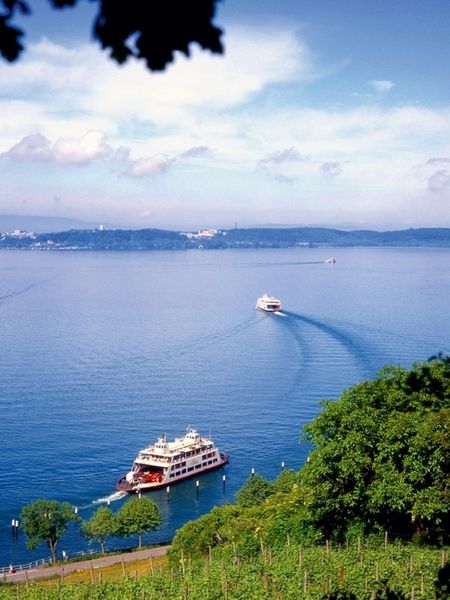 Produktbild: CALVENDO Puzzle F&auml;hrschiffe von Meersburg nach Konstanz | 1000 Teile Lege-Gr&ouml;&szlig;e 64x48cm Foto-Puzzle f&uuml;r gl&uuml;ckliche Stunden