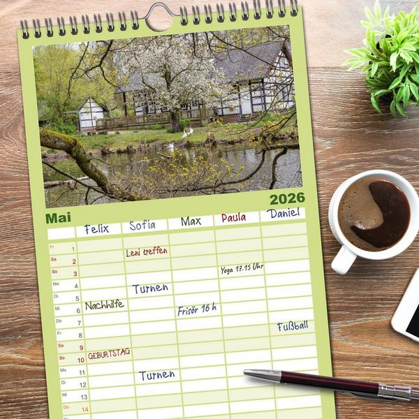Produktbild: Familienplaner 2026 - Romantisches Wegberg mit 5 Spalten (Wandkalender, 21 x 45 cm) CALVENDO