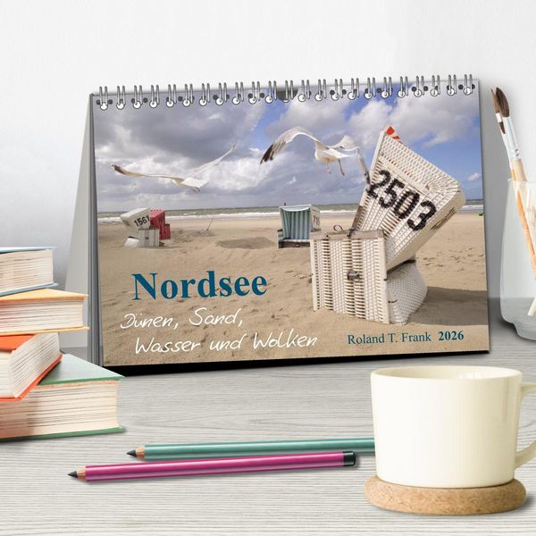 Produktbild: Nordsee &ndash; D&uuml;nen, Sand, Wasser und Wolken (Tischkalender 2026 DIN A5 quer), CALVENDO Monatskalender
