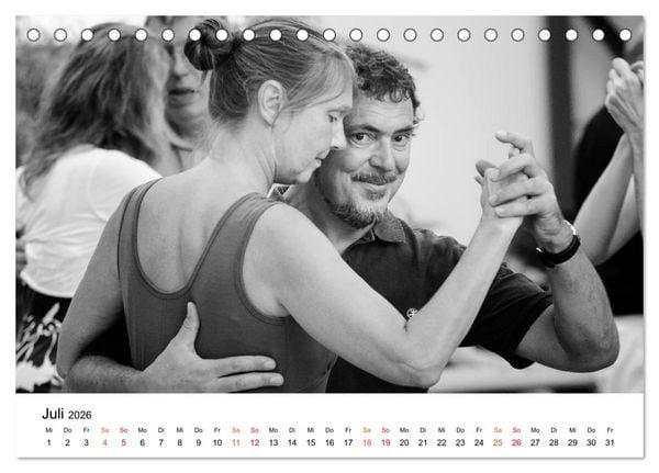 Produktbild: Tango Argentino - Paare beim Tanz auf &ouml;ffentlichen Pl&auml;tzen (Tischkalender 2026 DIN A5 quer), CALVENDO Monatskalender