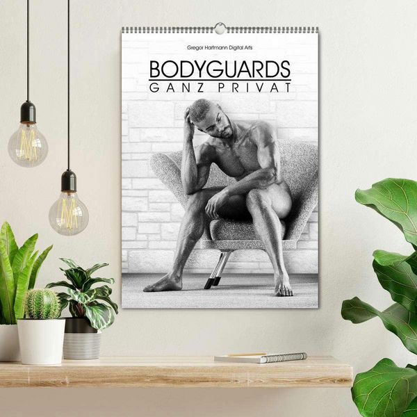 Produktbild: BODYGUARDS - Ganz Privat (Wandkalender 2026 DIN A2 hoch), CALVENDO Monatskalender
