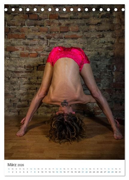 Produktbild: female fighter - Kampfsportlerinnen - pink shorts (Tischkalender 2026 DIN A5 hoch), CALVENDO Monatskalender