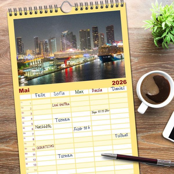 Produktbild: Familienplaner 2026 - Kunterbuntes Miami mit 5 Spalten (Wandkalender, 21 x 45 cm) CALVENDO