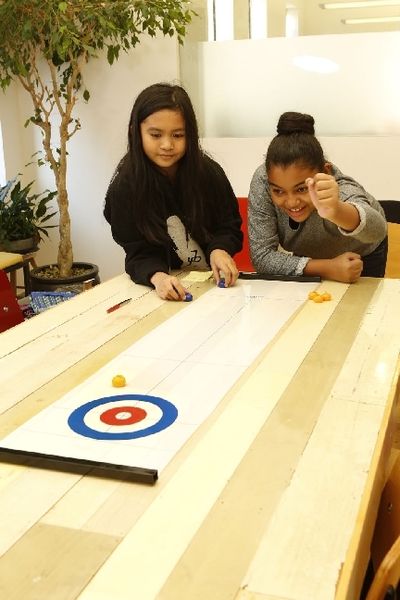 Produktbild: Table Top Curling Game (Spiel)