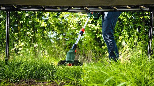 Produktbild: Bosch Home and Garden UniversalGrassCut 18V-26-500 Akku-Rasentrimmer ohne Akku, ohne Ladeger&auml;t