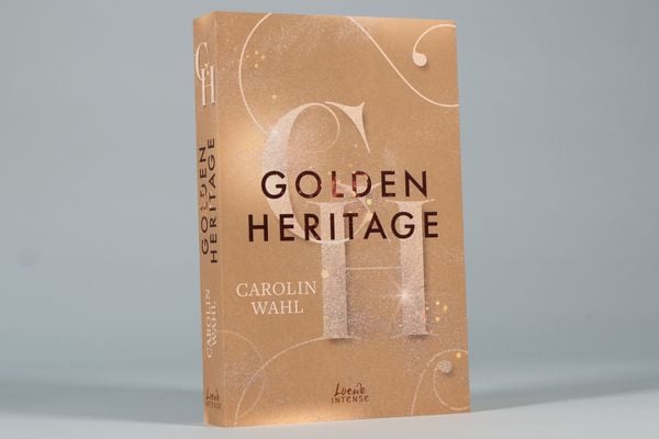 Produktbild: Golden Heritage (Crumbling Hearts, Band 2)