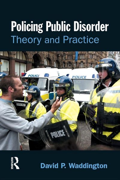 Produktbild: Policing Public Disorder