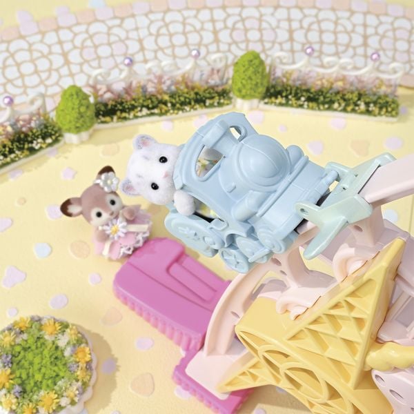 Produktbild: Sylvanian Families 5841 - Baby Dream Amusement Park, Freizeitpark Gl&uuml;ckstraum, Gro&szlig;es Spielset
