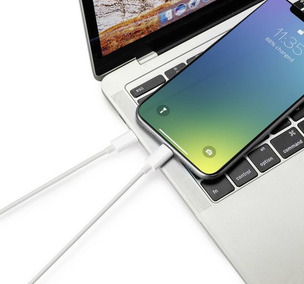 Produktbild: Renkforce USB-Kabel USB 2.0 USB-C&reg; Stecker, Apple Lightning Stecker 1.00m Wei&szlig; RF-5042728
