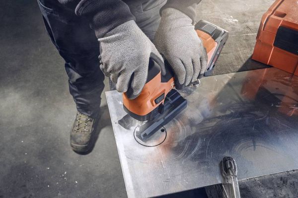 Produktbild: Fein Akku-Stichs&auml;ge 71360562000 inkl. 2. Akku, inkl. Ladeger&auml;t, inkl. Koffer 18 V Anzahl mitgelieferte Akkus 2