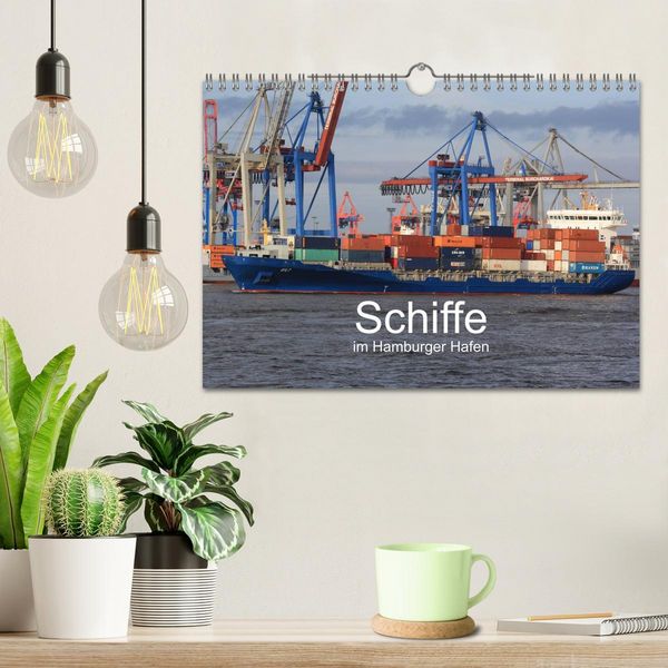 Produktbild: Schiffe im Hamburger Hafen (Wandkalender 2026 DIN A4 quer), CALVENDO Monatskalender