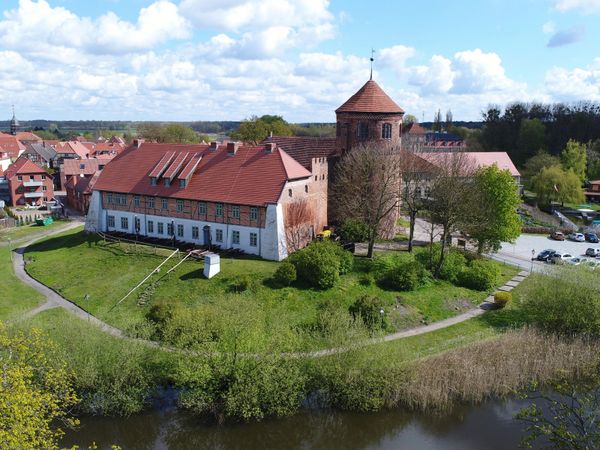 Produktbild: CALVENDO Puzzle Alte Burg Neustadt-Glewe 1000 Teile Lege-Gr&ouml;&szlig;e 64 x 48 cm Foto-Puzzle Bild von Markus Rein
