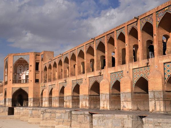 Produktbild: CALVENDO Puzzle Khadju Br&uuml;cke in Isfahan | 1000 Teile Lege-Gr&ouml;&szlig;e 64x48cm Foto-Puzzle f&uuml;r gl&uuml;ckliche Stunden