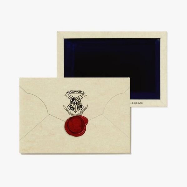 HP's Hogwarts Acceptance Letter Magnet Set