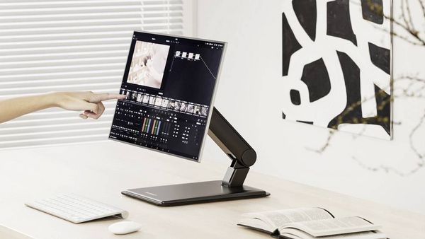 Produktbild: SpeaKa Professional Monitor-Standfu&szlig; SP-TMS-300 1 Display(s) 43,2 cm (17") - 81,3 cm (32") Schwarz H&ouml;henverstellbar, Neigbar, Rotierbar