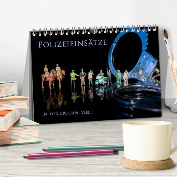 Produktbild: Polizeieins&auml;tze, in der gro&szlig;en Welt (Tischkalender 2026 DIN A5 quer), CALVENDO Monatskalender