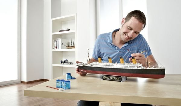 Produktbild: Revell Geschenkset: 100 Jahre Titanic, Ma&szlig;stab 1:400