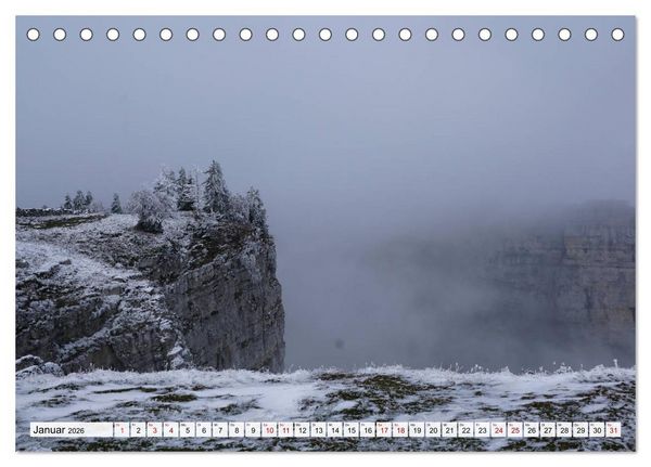 Produktbild: G&ouml;ttererwachen. Die Natur im mystischen Nebel (Tischkalender 2026 DIN A5 quer), CALVENDO Monatskalender