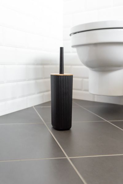 Produktbild: WC-Garnitur Mod. Rotello Schwarz, mit Bambus-Deckel und Rillenstruktur