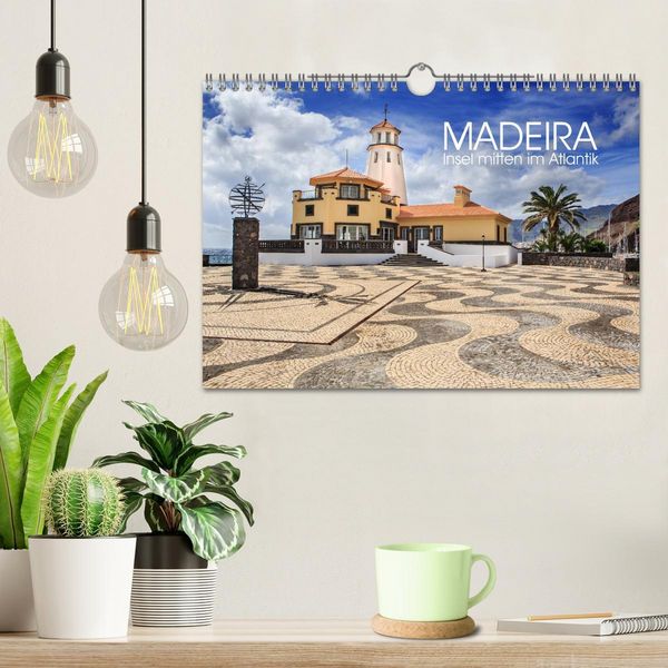 Produktbild: Madeira - Insel mitten im Atlantik (Wandkalender 2026 DIN A4 quer), CALVENDO Monatskalender
