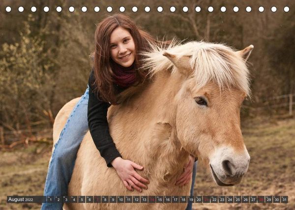 Produktbild: Pferd und Mensch in Harmonie (Tischkalender 2022 DIN A5 quer)