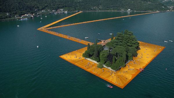 Produktbild: Christo - Walking on Water