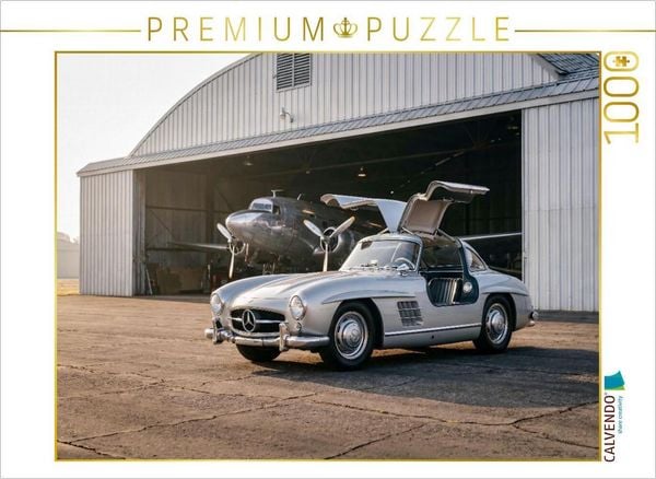 "CALVENDO Puzzle Mercedes-Benz 300 SL ""Flügeltürer"" (Deutschland, 1954-57) vor einem Flugzeughangar im Morgenlicht | 1000 Teile Lege-Größe 64 × 48 cm Foto-Puzzle für glückliche Stunden"