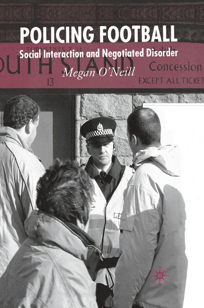 Produktbild: Policing Football
