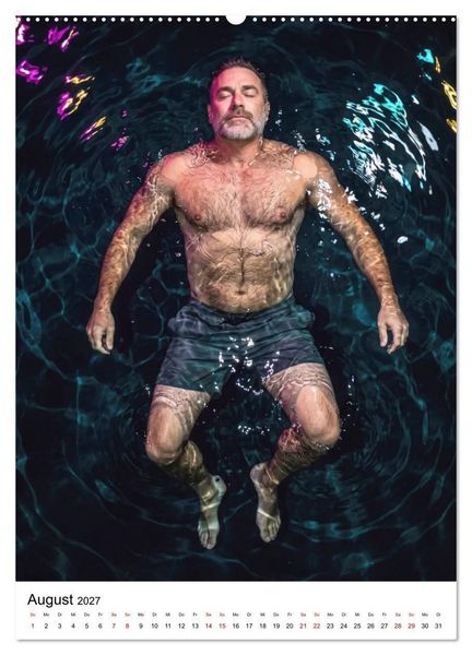 Produktbild: Floating Men - maskuliner K&ouml;rperbau in vollkommener Entspannung (hochwertiger Premium Wandkalender 2027 DIN A2 hoch), Kunstdruck in Hochglanz