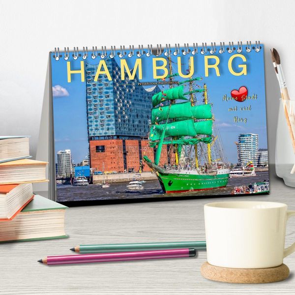 Produktbild: Hamburg - meine Stadt mit viel Herz (Tischkalender 2026 DIN A5 quer), CALVENDO Monatskalender