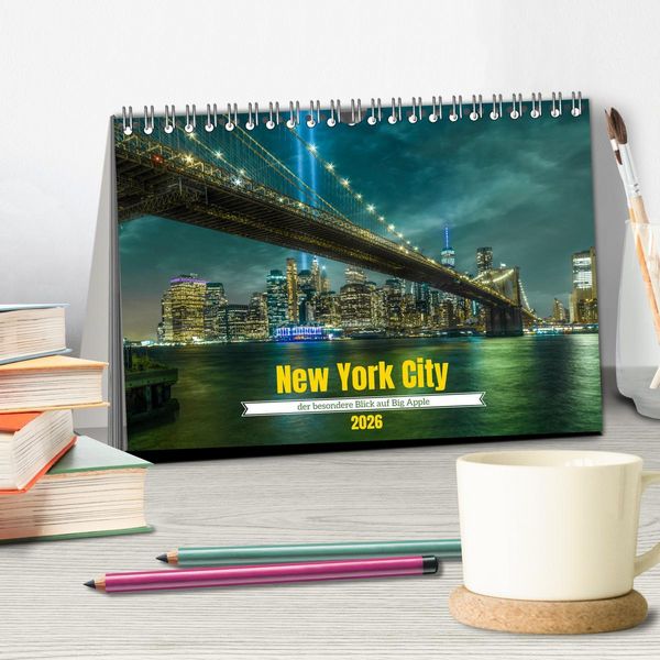 Produktbild: New York City - der besondere Blick auf Big Apple (Tischkalender 2026 DIN A5 quer), CALVENDO Monatskalender