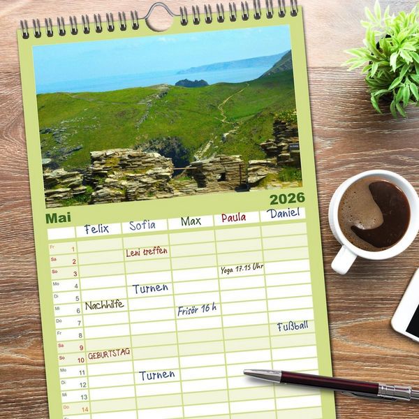 Produktbild: Familienplaner 2026 - Cornwall im Fr&uuml;hling mit 5 Spalten (Wandkalender, 21 x 45 cm) CALVENDO