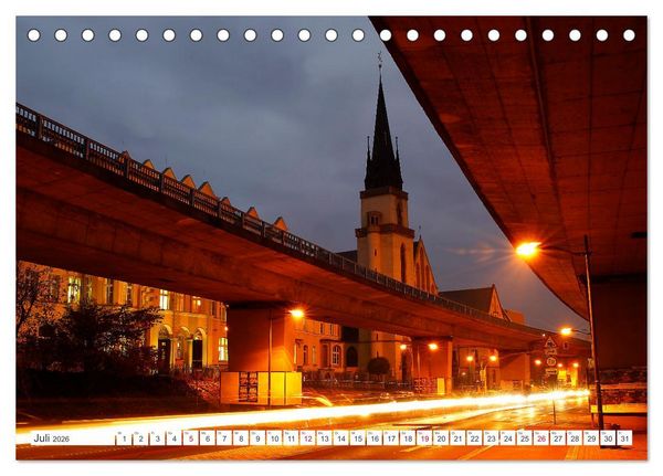 Produktbild: HALLE SAALE BEI NACHT (Tischkalender 2026 DIN A5 quer), CALVENDO Monatskalender