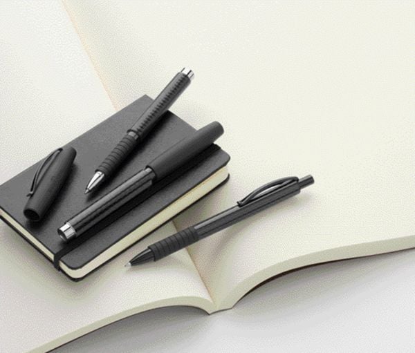 Produktbild: Faber-Castell Kugelschreiber Essentio Black Carbon, Mine B