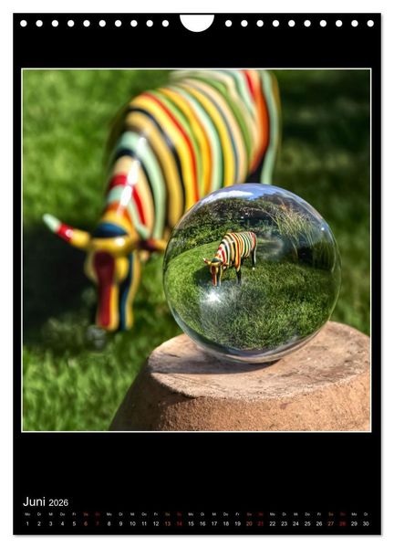 Produktbild: Momente aus Glas &ndash; Glaskugelfotografie (Wandkalender 2026 DIN A4 hoch), CALVENDO Monatskalender