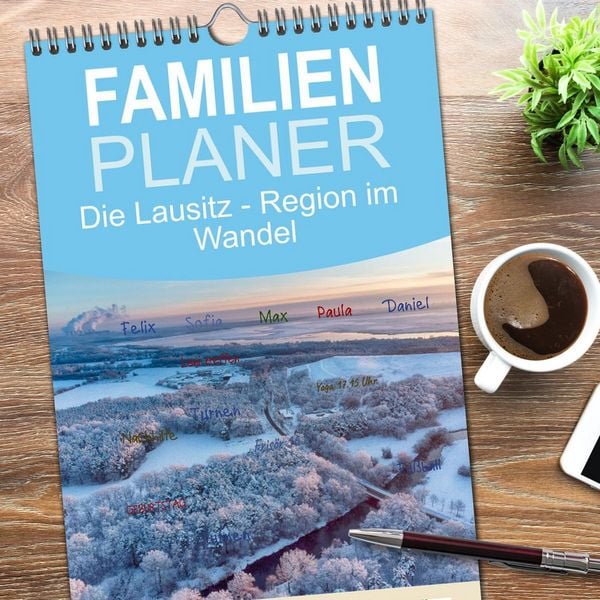 Produktbild: Familienplaner 2026 - Die Lausitz - Region im Wandel mit 5 Spalten (Wandkalender, 21 x 45 cm) CALVENDO