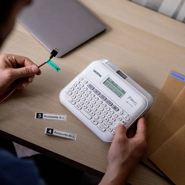 Produktbild: Brother PTD410VPRG1 Beschriftungsger&auml;t Geeignet f&uuml;r Schriftband: TZe 3.5 mm, 6 mm, 9 mm, 12 mm, 18 mm