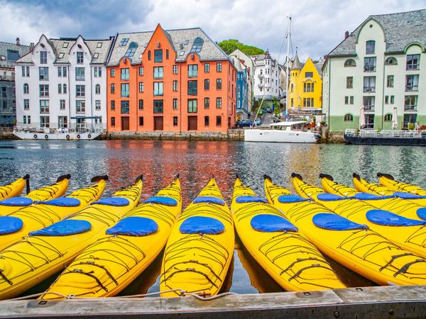 Produktbild: CALVENDO Puzzle Kajak Boote, Alesund | 1000 Teile Lege-Gr&ouml;&szlig;e 64x48cm Foto-Puzzle f&uuml;r gl&uuml;ckliche Stunden