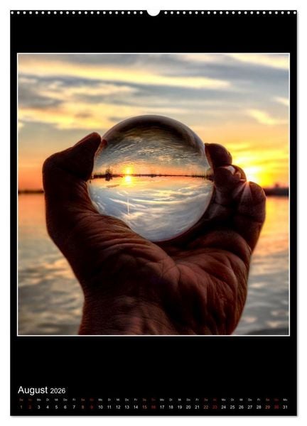 Produktbild: Momente aus Glas &ndash; Glaskugelfotografie (Wandkalender 2026 DIN A2 hoch), CALVENDO Monatskalender