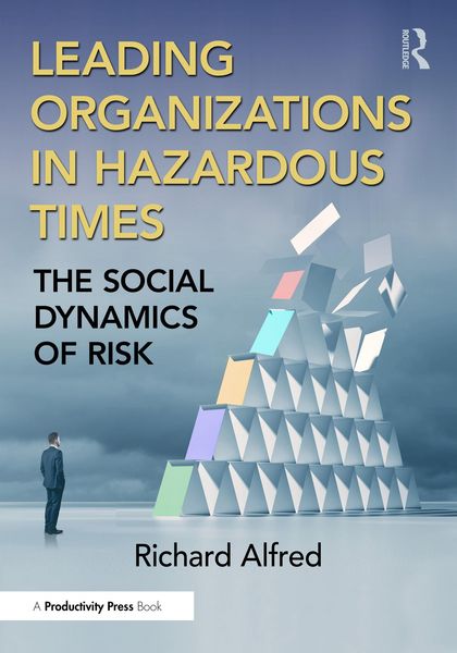 Produktbild: Leading Organizations in Hazardous Times