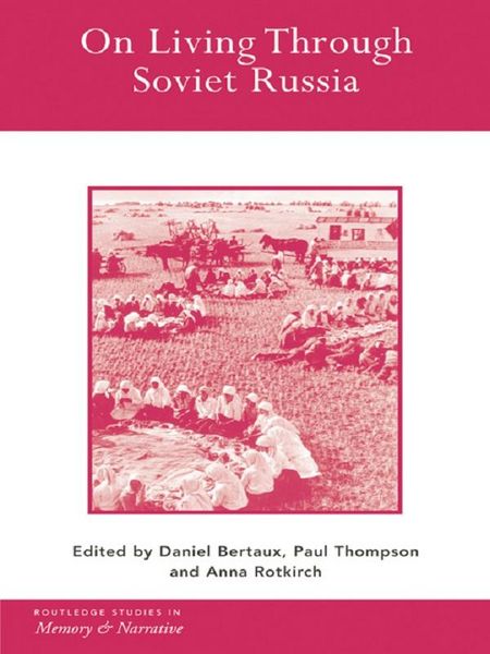 Produktbild: On Living Through Soviet Russia